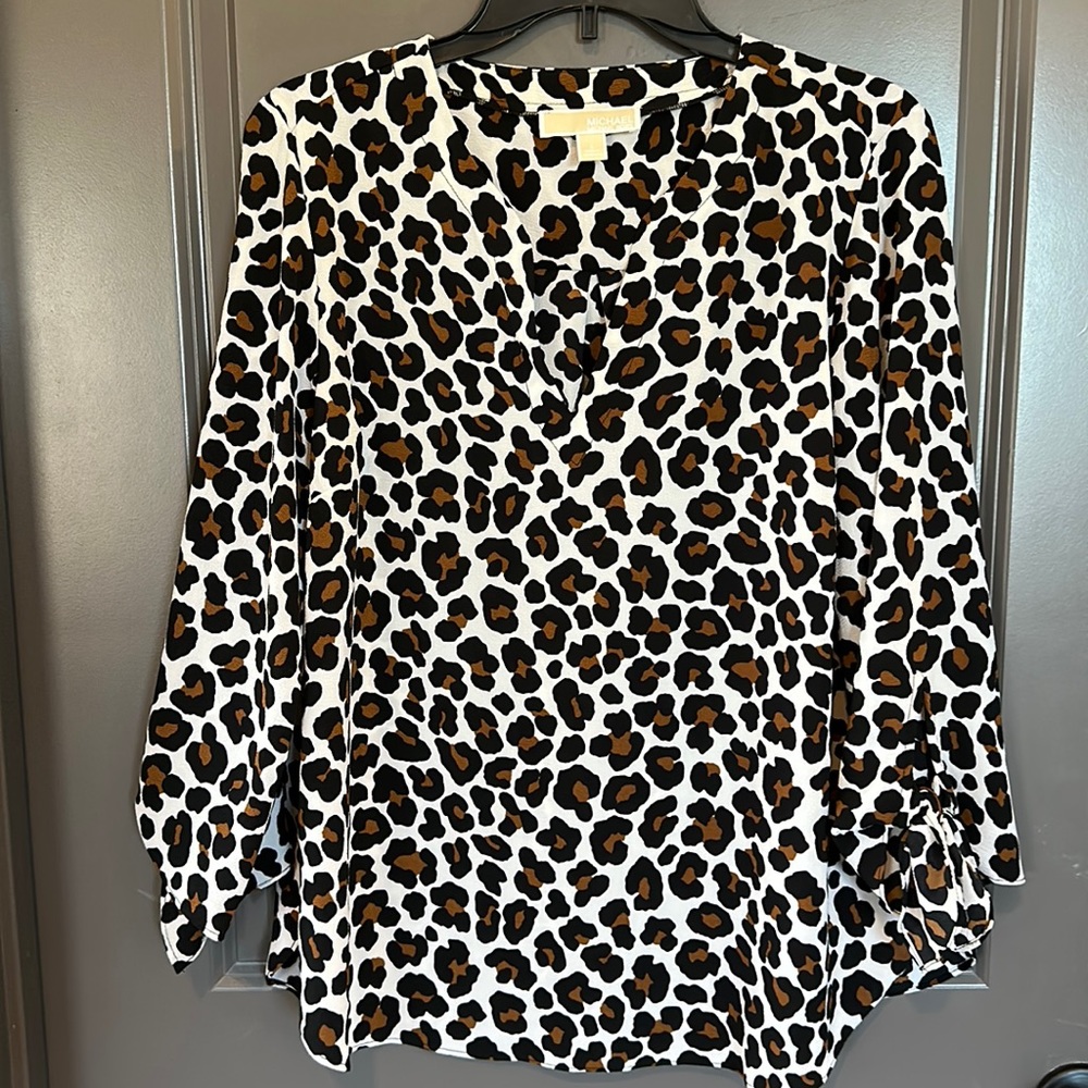Michael Kors size L women’s V-neck cheetah print blouse